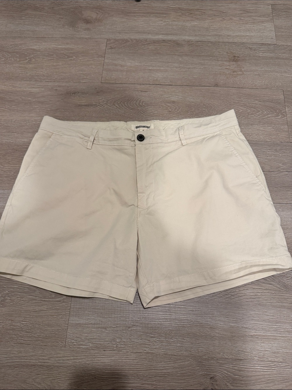 Goodthreads Men’s short shorts  5 inch inseam Classic Chino Shorts - Light Cream